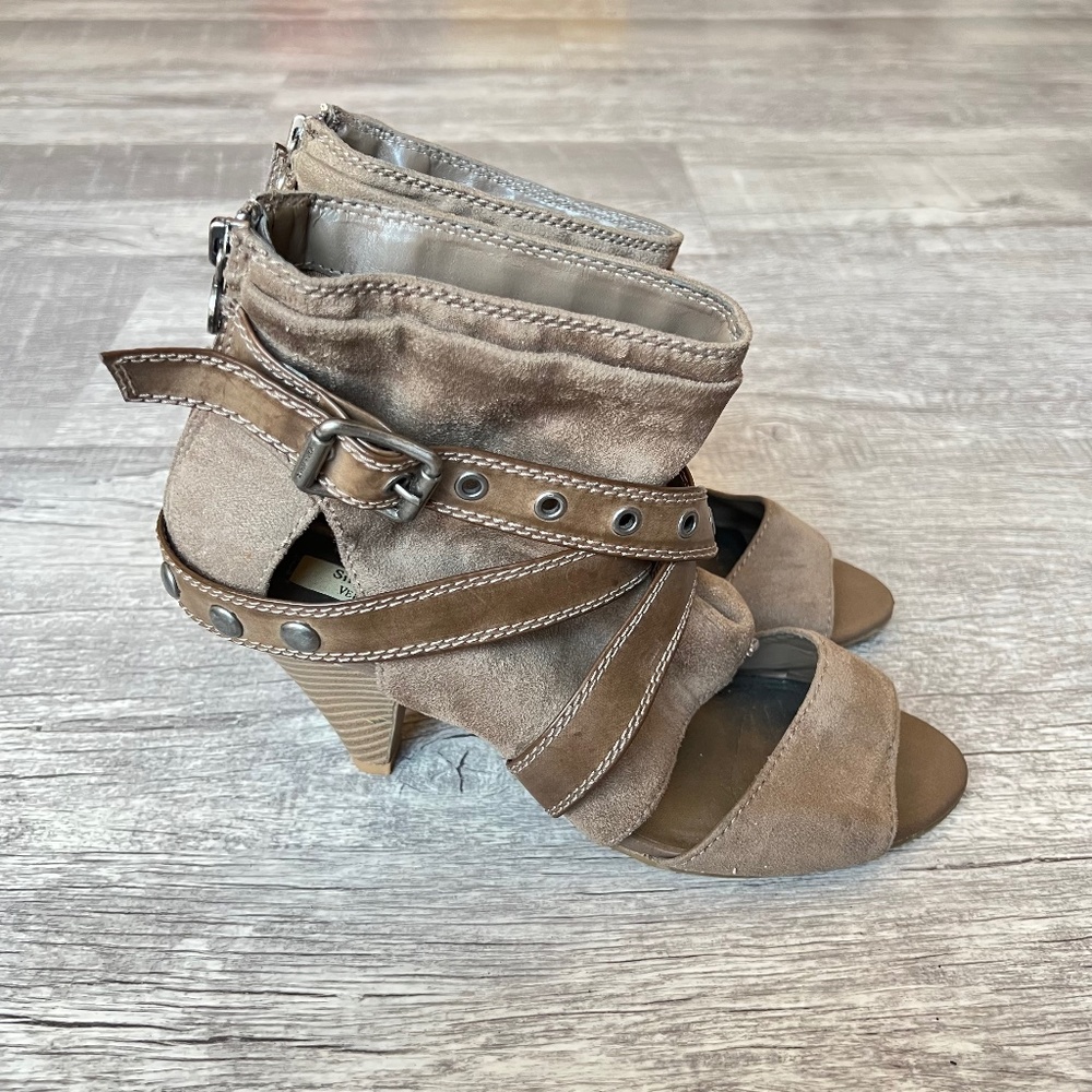 Simply Vera Vera Wang Heels Sandals Studded Size 8.5